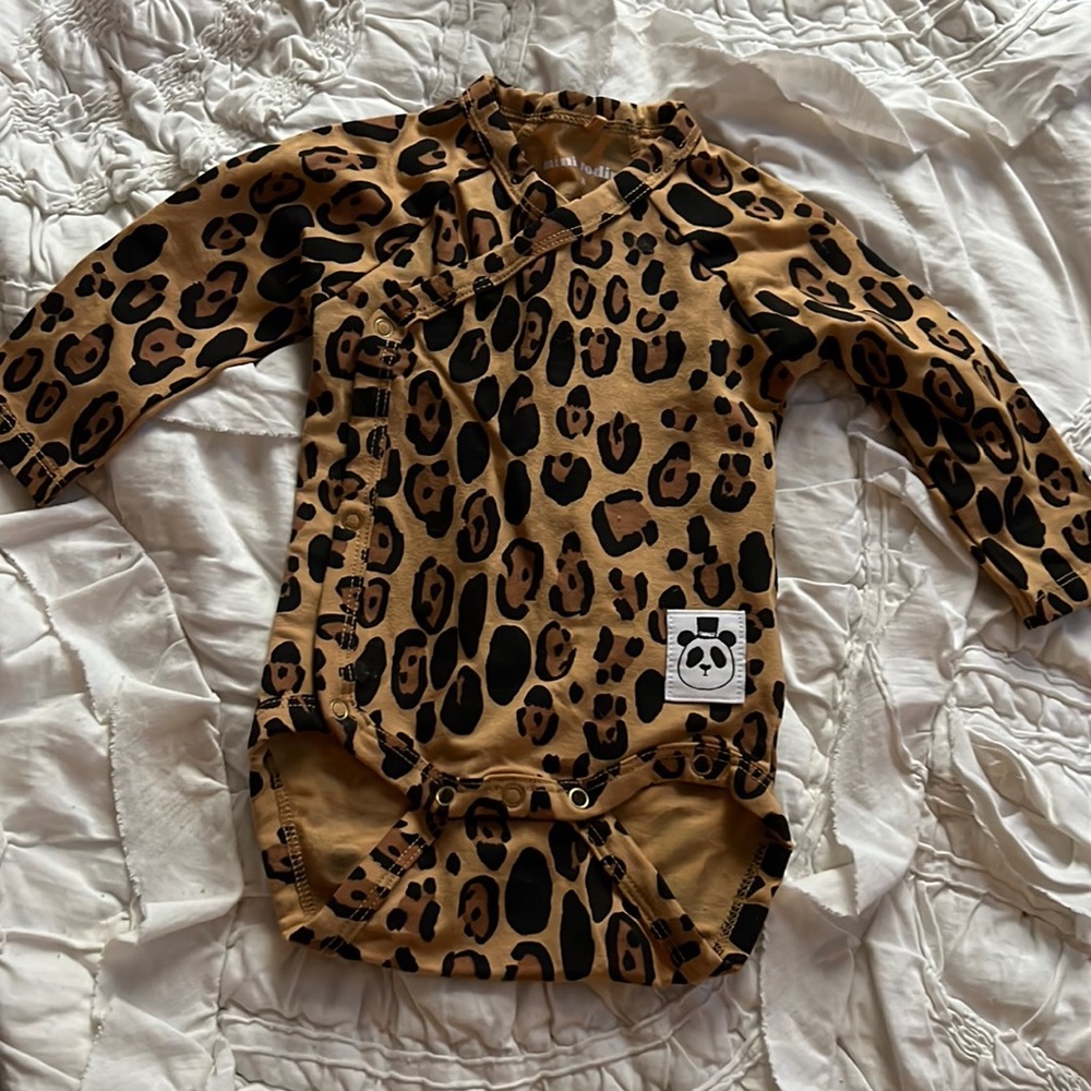 Long sleeve leopard onesie